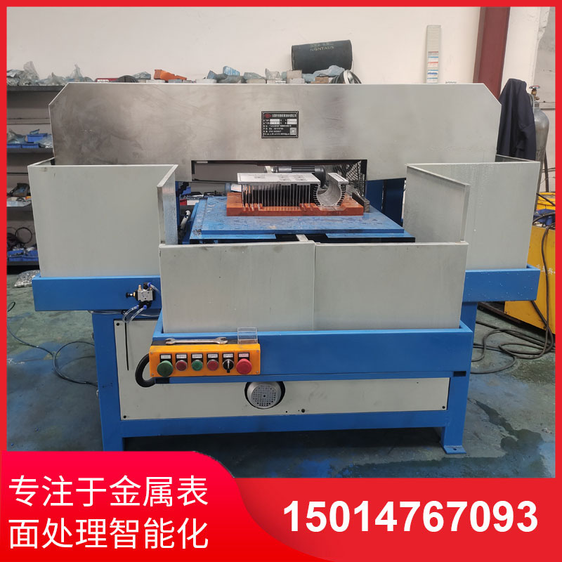 鋁(lv)材(cai)直(zhi)紋拉絲(si)機生(sheng)産供應
